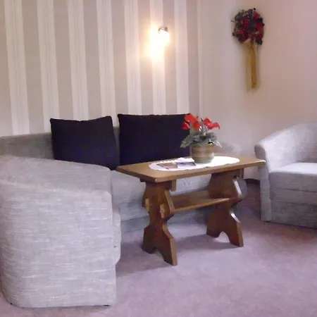 Flat In With Garden, Cleaning Included