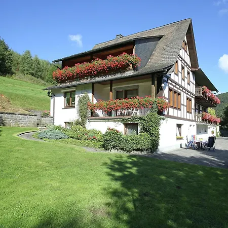 Appartement Flat In With Garden, Cleaning Included