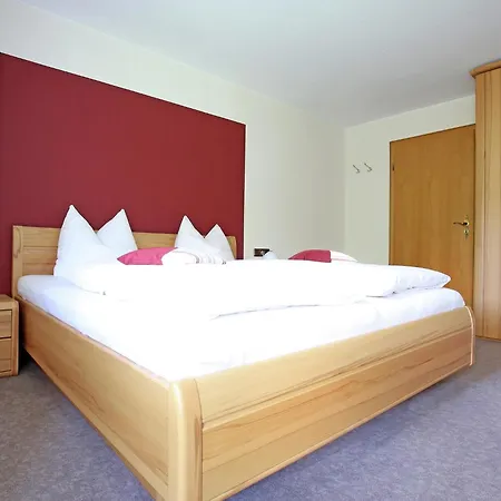 Flat In With Garden, Cleaning Included Appartement *