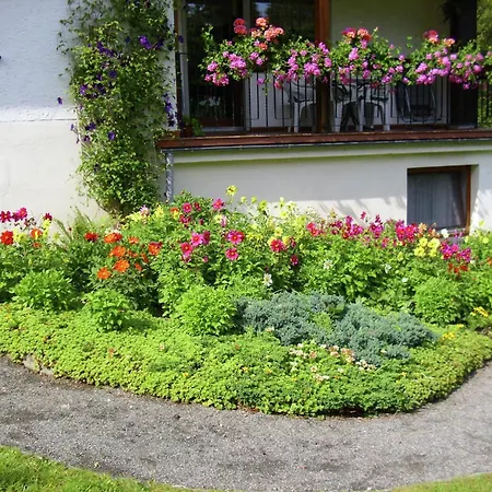 Flat In With Garden, Cleaning Included Daire *